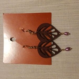 Brown leaf earrings